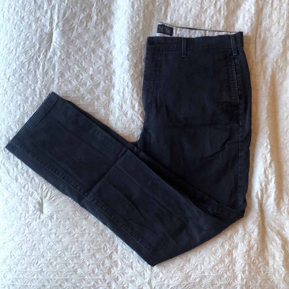 Men’s Levi’s Navy Chinos Size 36w x 34l